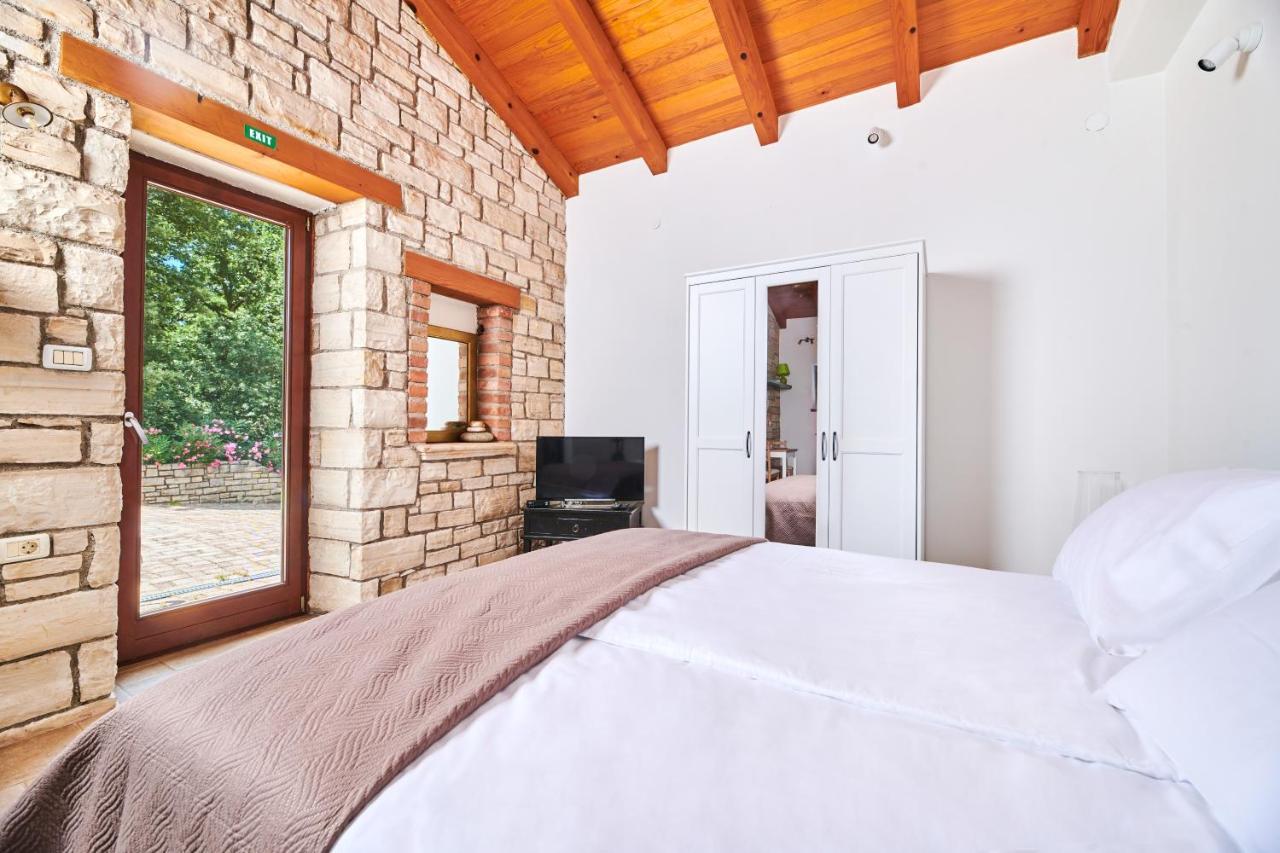 Villa Volpija Buje Buitenkant foto